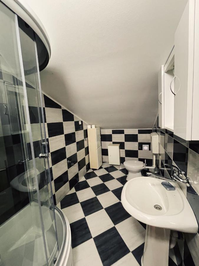 Hotel Vila Duricic 300M Od Mora Ðenovići Zewnętrze zdjęcie