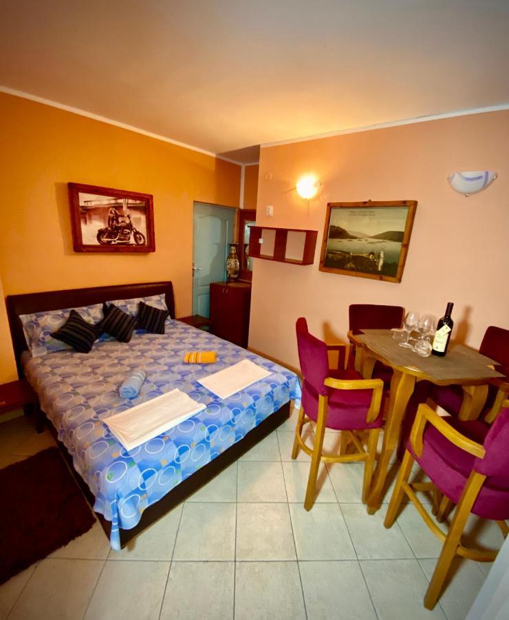 Hotel Vila Duricic 300M Od Mora Ðenovići Zewnętrze zdjęcie