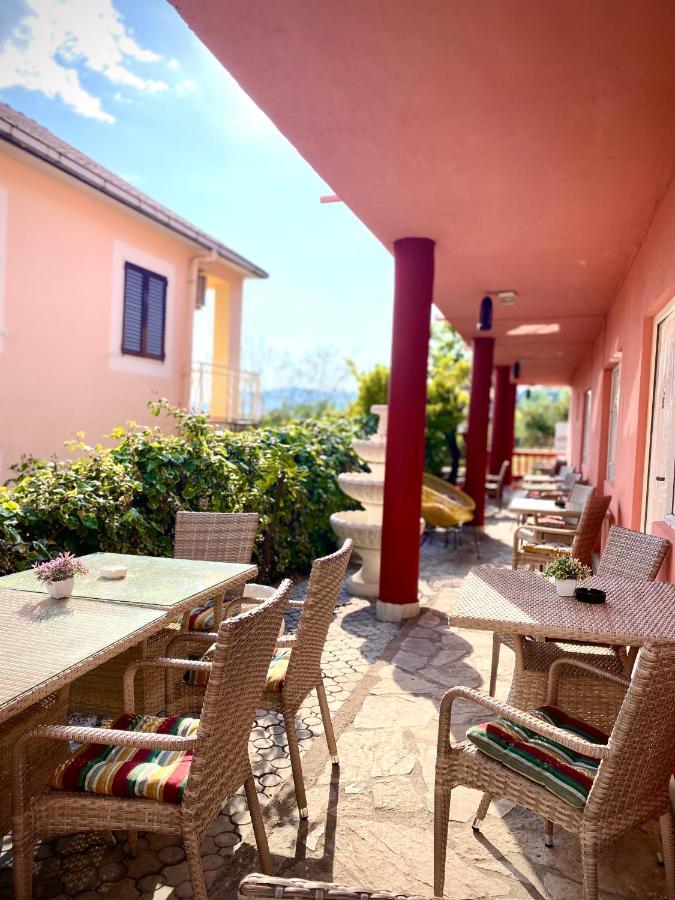 Hotel Vila Duricic 300M Od Mora Ðenovići Zewnętrze zdjęcie